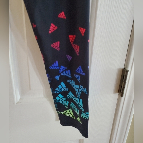 Like New Adidas Girl Aeroready Graphic Leggings Size 14 - Picture 3 of 8